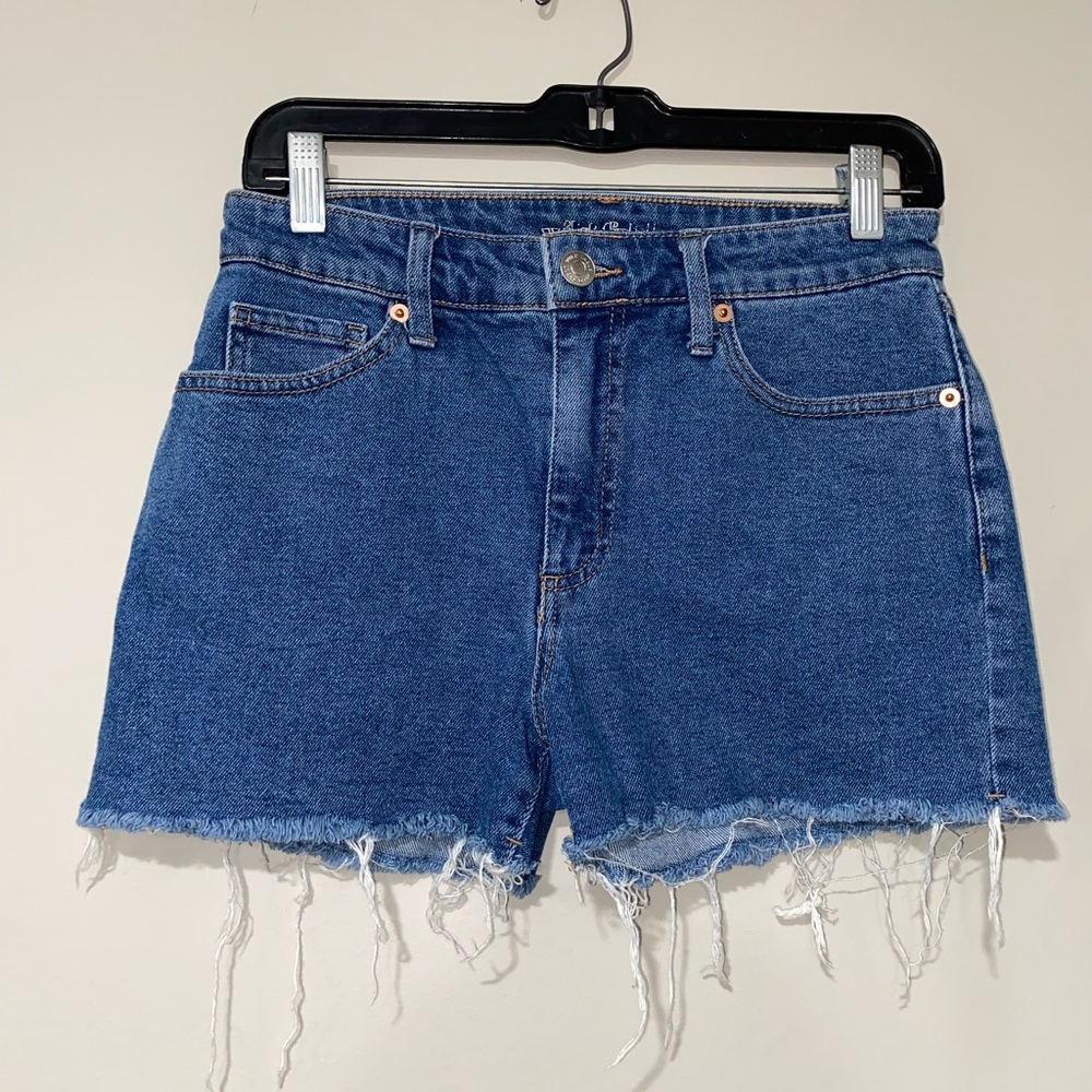 Size 4 Vintage Denim Blue Women's Frayed Hem Mom Shorts